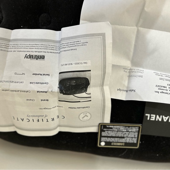 Authentic Chanel Chain Flap Bag - Picture 3 of 10